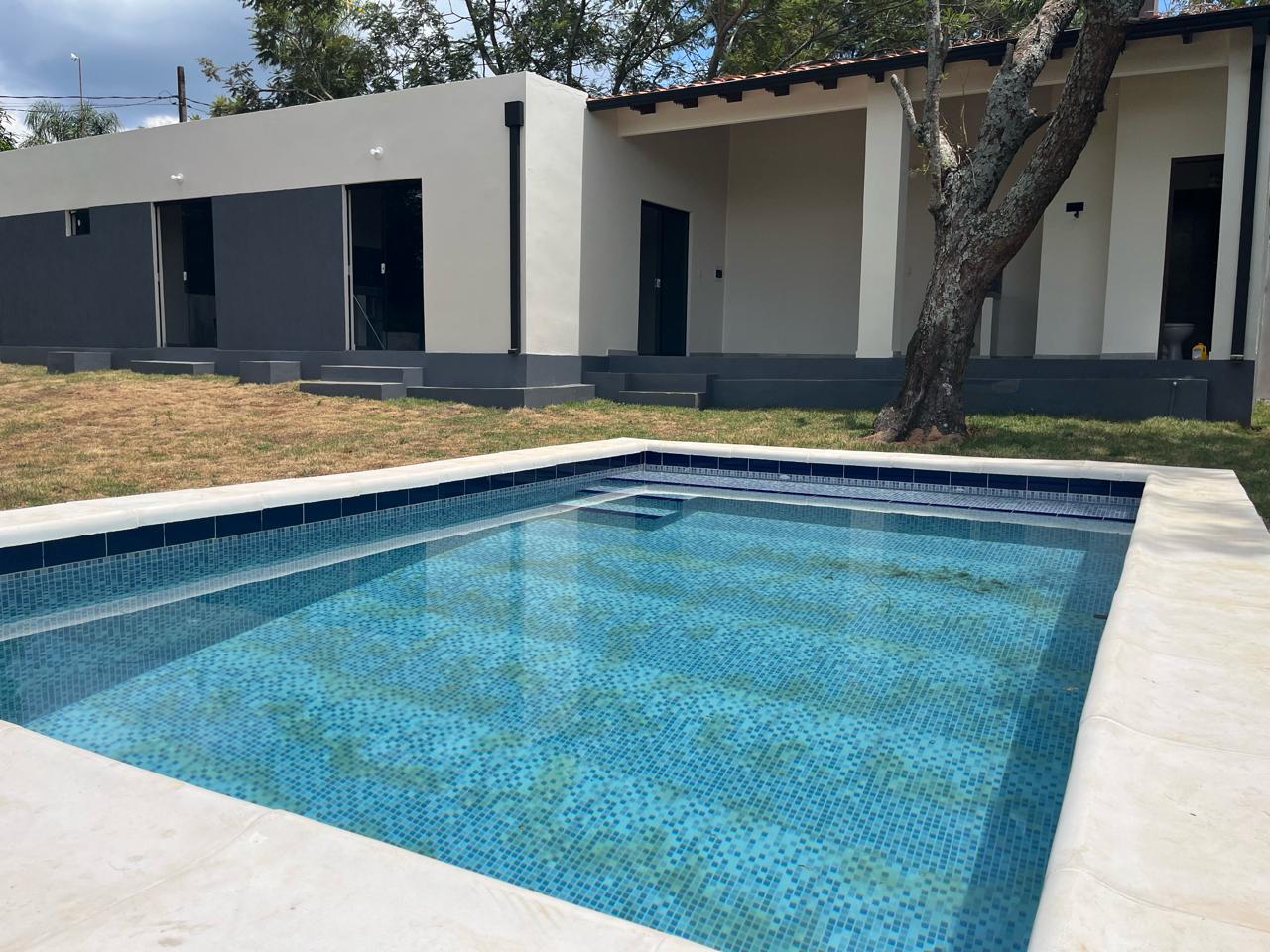 Vendo Casa Con Piscina En Altos S Ruta Sanber Altos Ref J D Cb