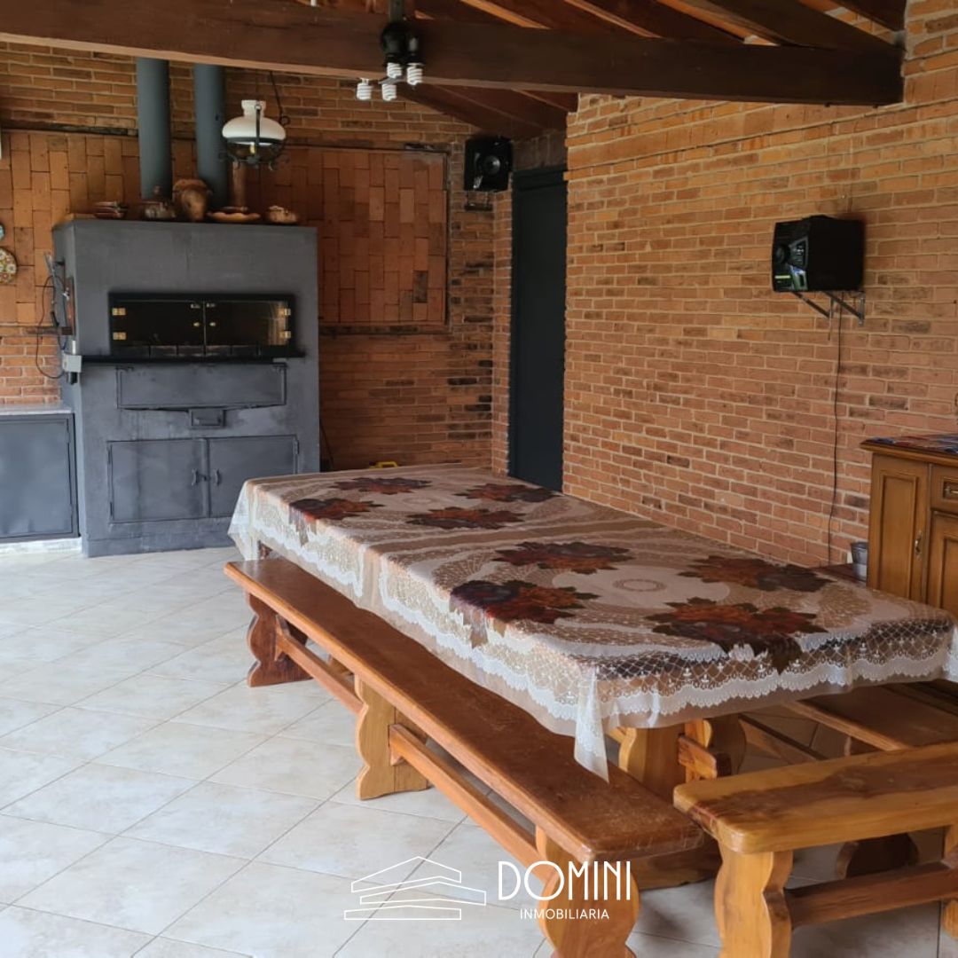 Vendo Hermosa Casa Barrio Mburucuya Ref ED5FF8 Infocasas Py