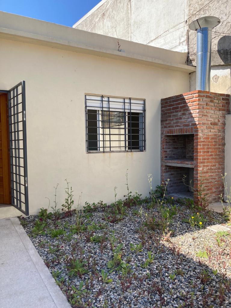 Venta Casa 2 Dormitorios Con Renta En Malvin Norte Ref JC041B