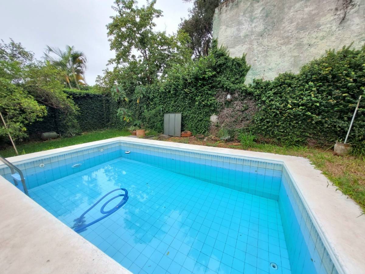 Alquilo Casa Con Piscina En Fernando De La Mora Zona Norte Ref