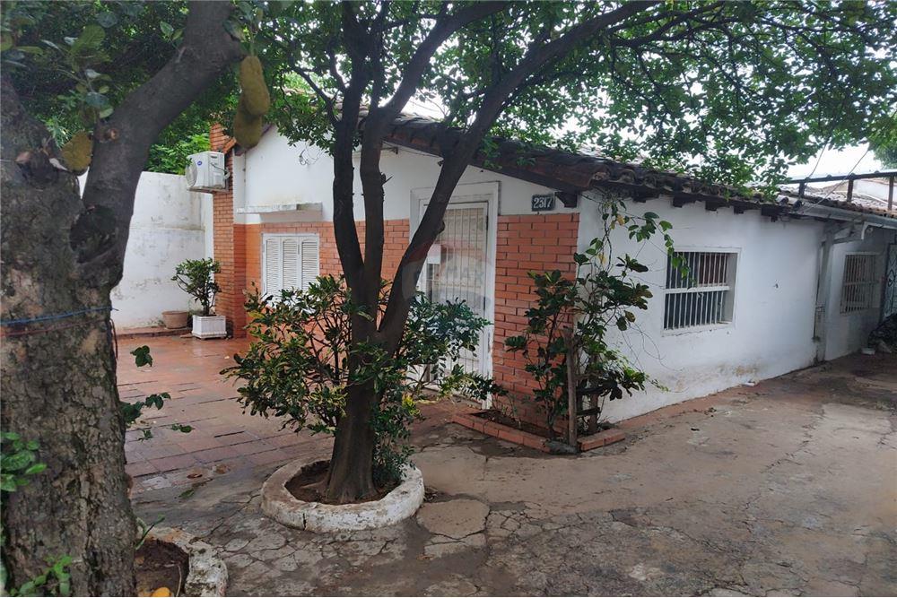 Vendo Terreno Con Casa A Demoler En Fernando De La Mora Ref IFD03A