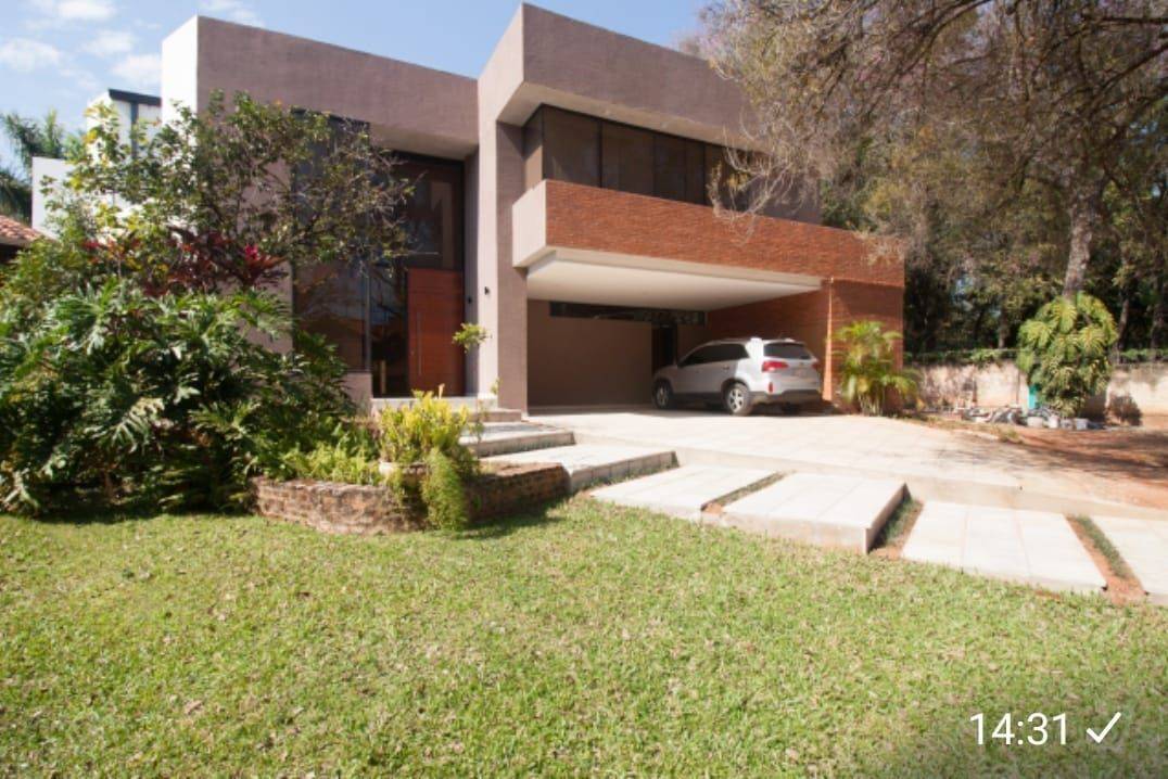 Hermosa Residencia Minimalista En Barrio Cerrado Piedras En Luque Ref