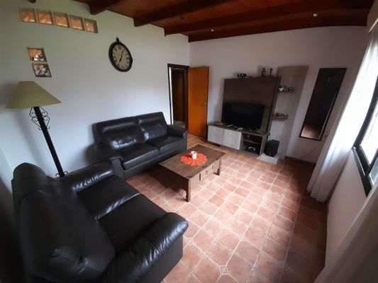 Casa En Venta Con Terreno 3 Dormitorios 3 Baños Barbacoa Y Cochera