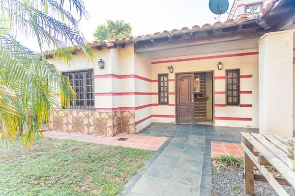 VENDO CASA TIPO QUINTA EN ÑEMBY Ref O7F178 infocasas py