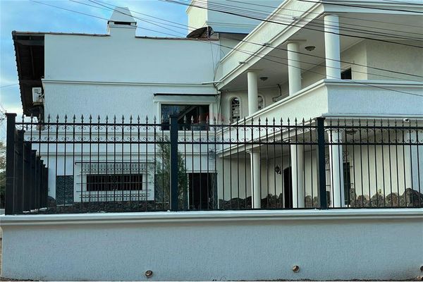 Vendo Lujosa Casa En Fernando De La Mora Zona Norte Ref Rb