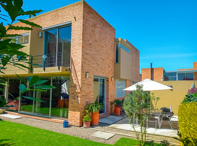 Casa de 3 alcobas en venta en Vereda La Balsa, Chía, 220 m² · foto 2 de 14