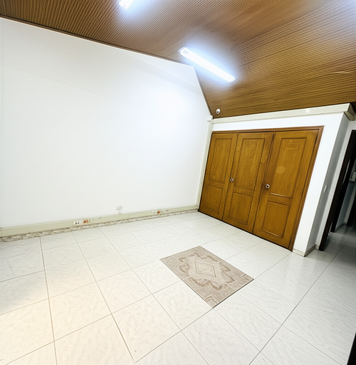 Casa de 4 alcobas en venta en El Batán, Bogotá, 253 m² · foto 12 de 19