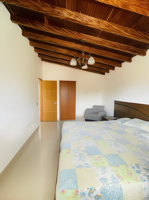 Casa de 5 alcobas en venta en La Industrial, Marinilla, 189 m² · foto 5 de 10