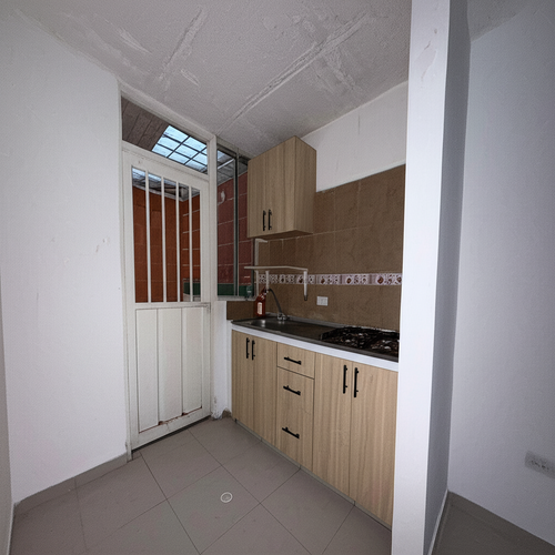 Casa de 4 alcobas en venta en Co. Altos De Chicala, Girardot, 68 m² · foto 5 de 18
