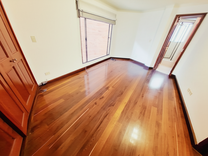 Apartamento de 3 alcobas en venta en Los Rosales, Bogotá, 250 m² · foto 20 de 24