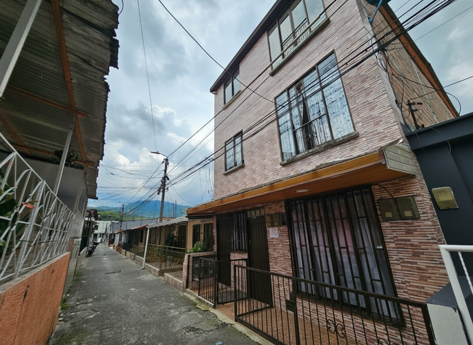 Edificio en venta en Santa Isabel Et. Ii, Dosquebradas, 290 m² · foto 2 de 9