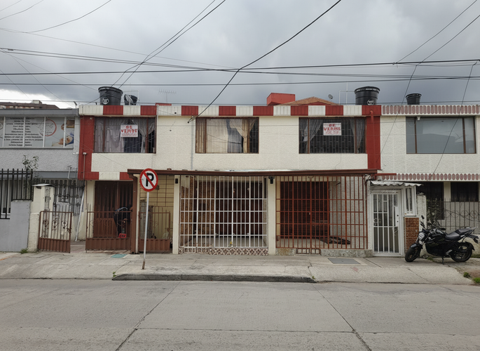 Casa de 3 alcobas en venta en Spring, Bogotá, 326 m² · foto 2 de 19