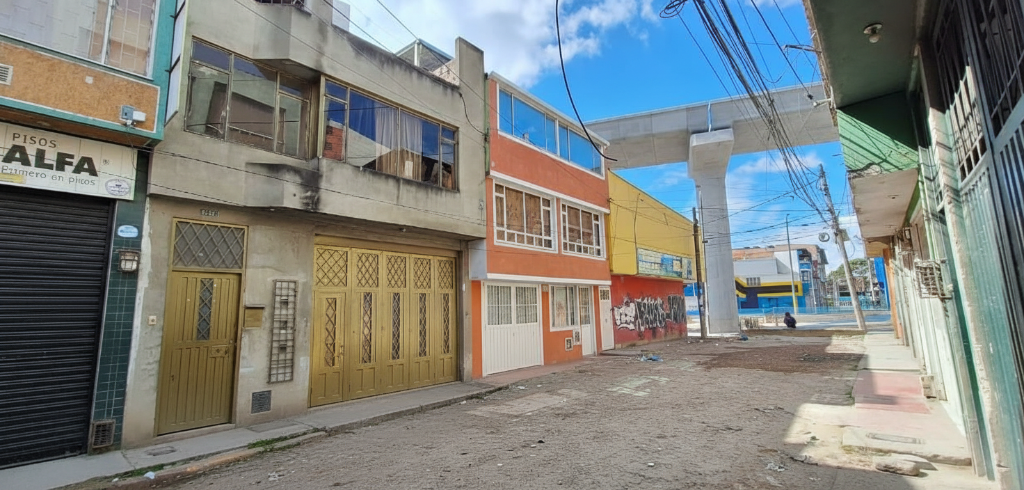 Casa en venta en Britalia, Bogotá · foto 2 de 23