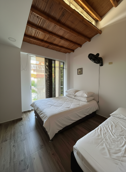 Casa de 5 alcobas en venta en Ricaurte, 266 m² · foto 11 de 24