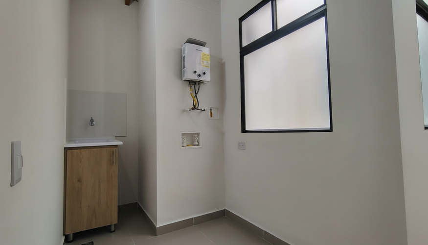 Apartamento de 5 alcobas en venta en Niquia, Bello, 164 m² · foto 11 de 12