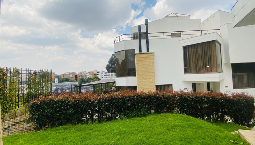 Casa de 3 alcobas en venta en Cedro Salazar, Bogotá, 350 m² · foto 23 de 24