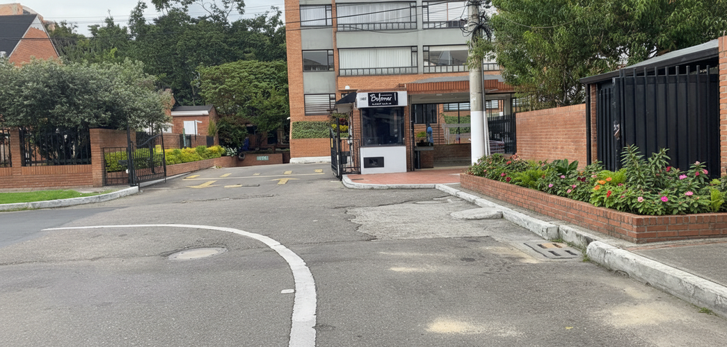 Apartamento de 3 alcobas en venta en El Recreo De Los Frailes, Bogotá, 74 m² · foto 2 de 24