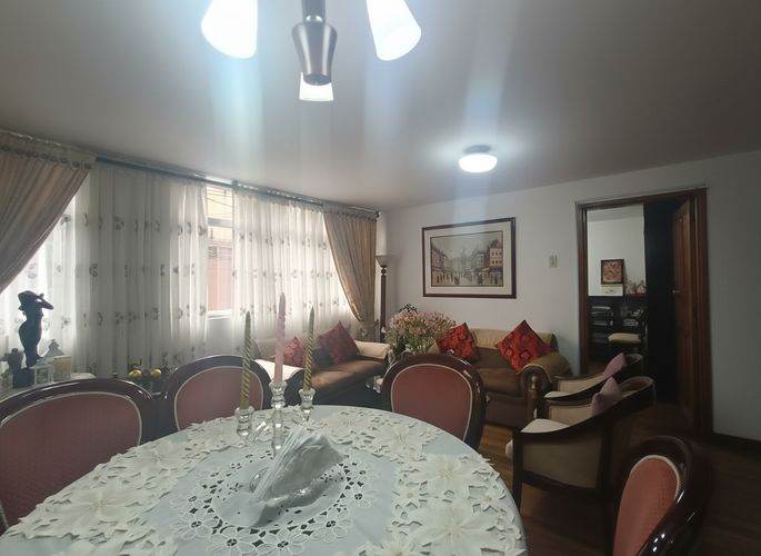 Casa de 5 alcobas en venta en Trinidad Galan, Bogotá, 295 m² · foto 10 de 13