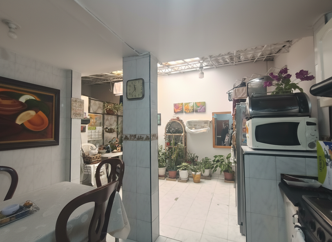 Casa de 5 alcobas en venta en Trinidad Galan, Bogotá, 295 m² · foto 11 de 13