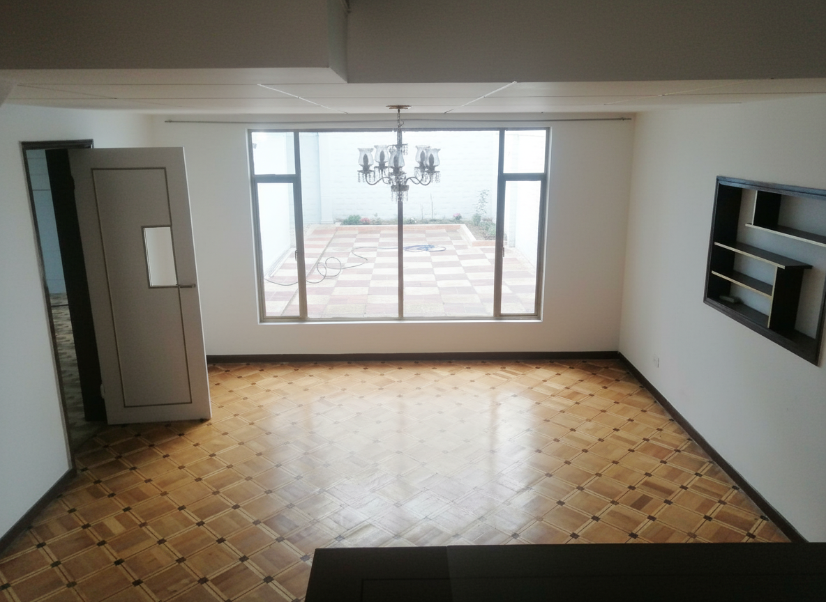 Casa en venta en Modelia, Bogotá · foto 2 de 23