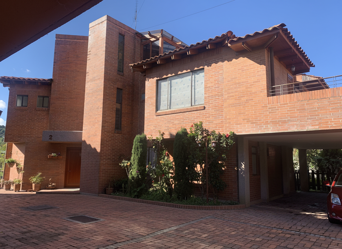 Casa de 5 alcobas en venta en San Jose De Bavaria, Bogotá, 223 m² · foto 3 de 24
