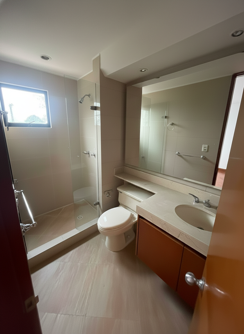 Apartamento de 4 alcobas en arriendo en Club De Los Lagartos, Bogotá, 200 m² · foto 19 de 22