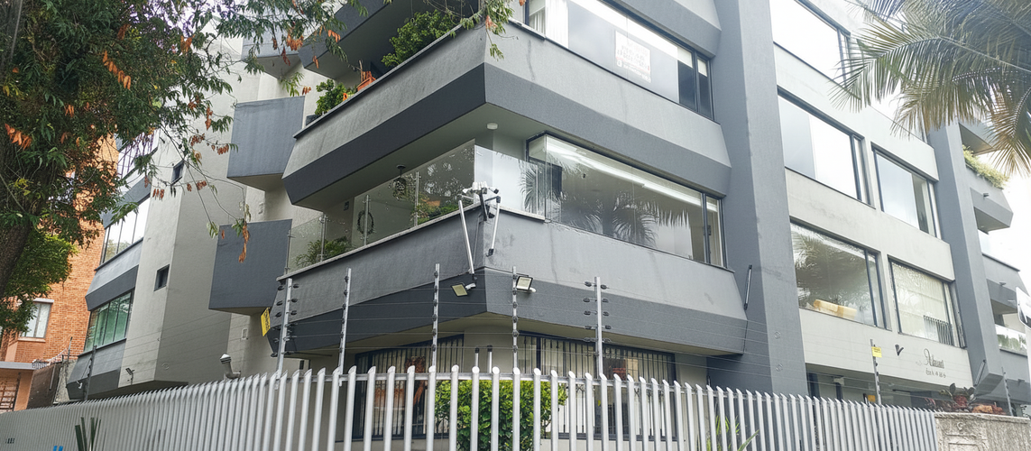 Apartamento de 5 alcobas en venta en Santa Barbara Central, Bogotá, 171 m² · foto 16 de 18