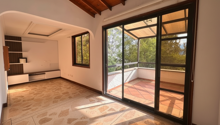 Casa de 3 alcobas en venta en Loma Del Indio, Medellín, 220 m² · foto 6 de 21