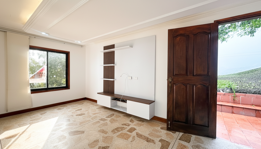 Casa de 3 alcobas en venta en Loma Del Indio, Medellín, 220 m² · foto 13 de 21