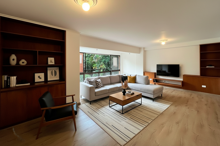 Apartamento de 3 alcobas en arriendo en Los Parra, Medellín, 256 m² · foto 5 de 24