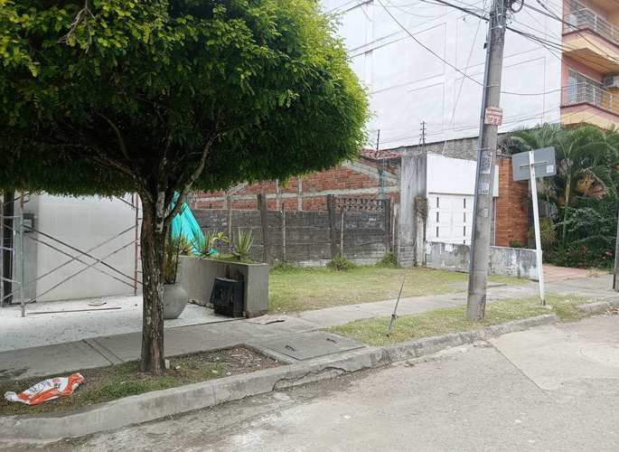 Lote en venta en La Flora, Cali, 278 m² · foto 2 de 18