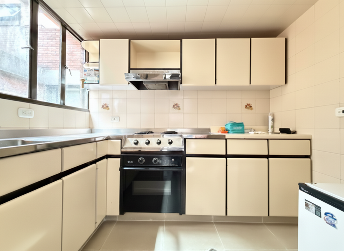Apartamento de 2 alcobas en venta en Emaus, Bogotá, 133 m² · foto 3 de 11