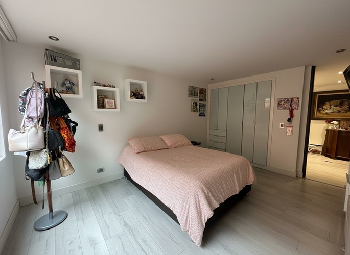 Apartamento de 3 alcobas en venta en Santa Barbara Occidental, Bogotá, 170 m² · foto 5 de 17