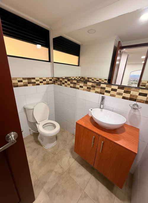 Casa de 4 alcobas en venta en Mandalay, Bogotá, 520 m² · foto 2 de 23