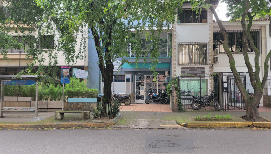 Casa de 11 alcobas en venta en Centenario, Cali, 320 m² · foto 8 de 24