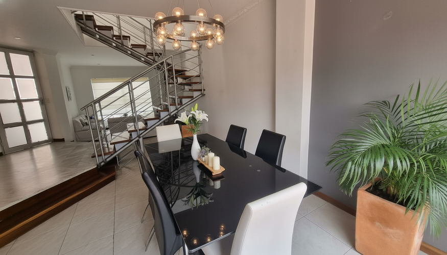 Casa de 4 alcobas en venta en Avenida 19 Norte, Armenia, 275 m² · foto 3 de 24
