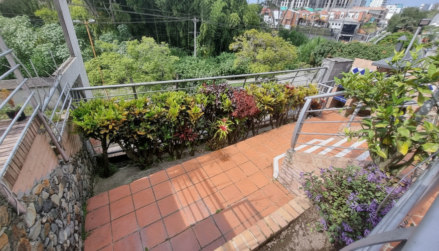 Casa de 4 alcobas en venta en Avenida 19 Norte, Armenia, 275 m² · foto 10 de 24