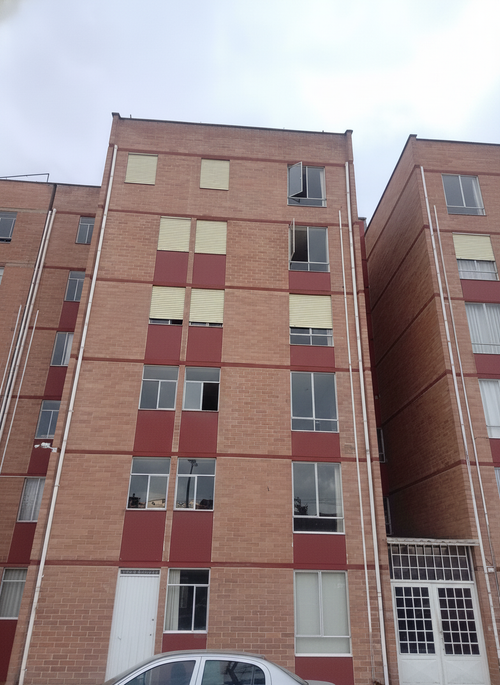 Apartamento de 3 alcobas en venta en Altos De Camilo Torres, Soacha, 61 m² · foto 3 de 24