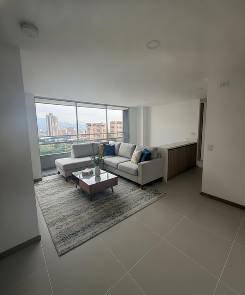 Apartamento de 3 alcobas en venta en Aves Maria, Sabaneta, 74 m² · foto 2 de 11