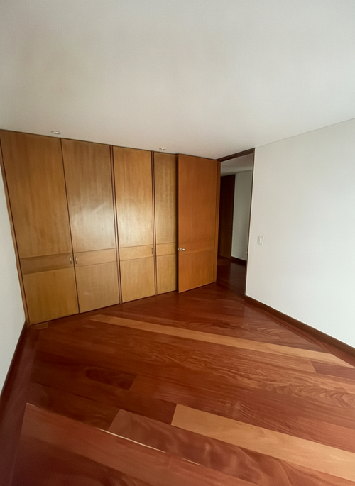 Apartamento de 4 alcobas en arriendo en Club De Los Lagartos, Bogotá, 200 m² · foto 13 de 22