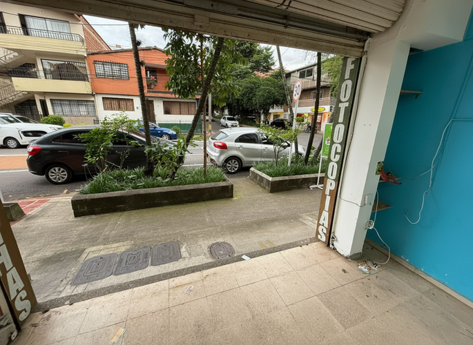 Local en arriendo en La Magnolia, Envigado, 30 m² · foto 2 de 5