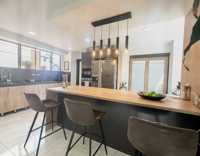 Apartamento de 3 alcobas en venta en Conquistadores, Medellín, 137 m² · foto 2 de 15
