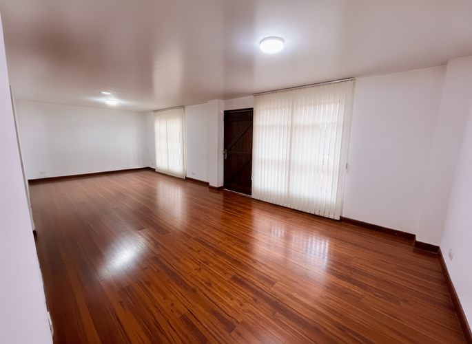 Casa de 5 alcobas en venta en Los Alpes, Pereira, 235 m² · foto 3 de 24
