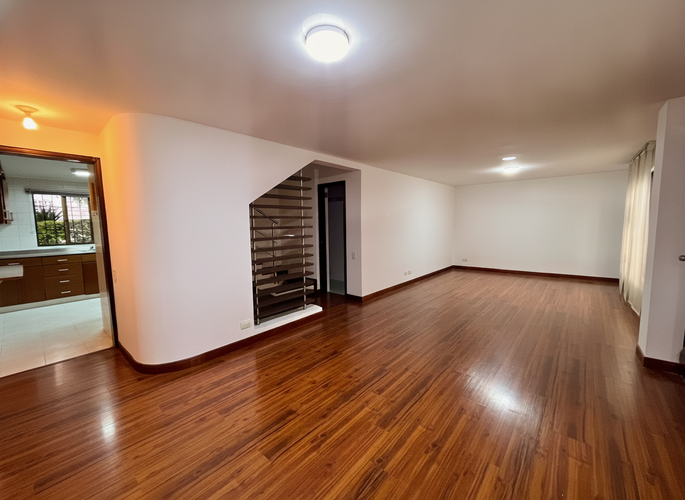 Casa de 5 alcobas en venta en Los Alpes, Pereira, 235 m² · foto 2 de 24