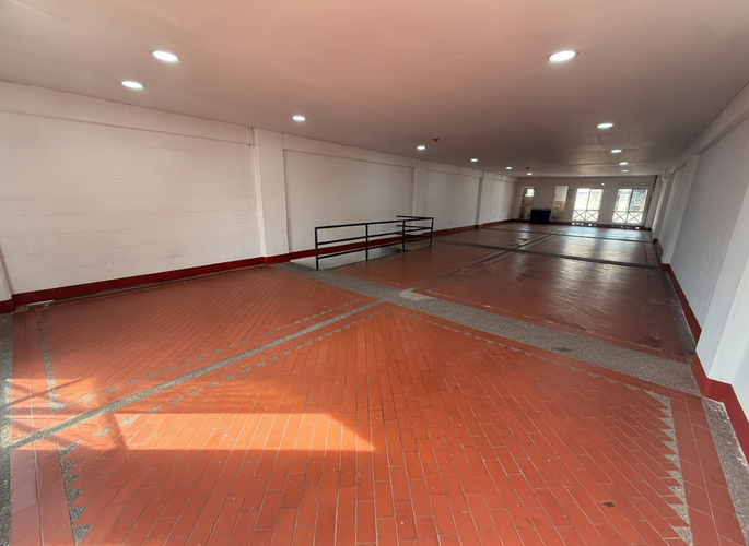Bodega en arriendo en Guayabal, Medellín, 160 m² · foto 2 de 8