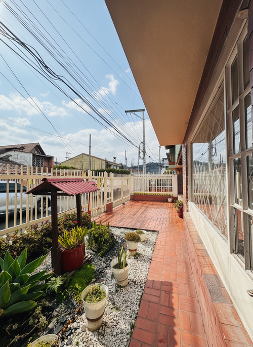 Casa de 7 alcobas en venta en Laura Vicuña, Chía, 300 m² · foto 3 de 24