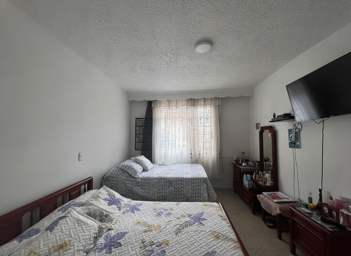 Casa de 8 alcobas en venta en Caracoli, Ibagué, 146 m² · foto 6 de 21