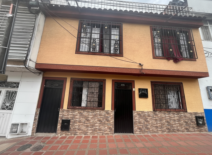 Casa de 8 alcobas en venta en Caracoli, Ibagué, 146 m² · foto 5 de 21