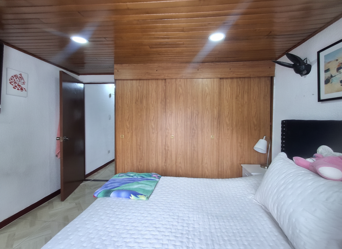Casa en venta en Castilla, Bogotá · foto 3 de 24