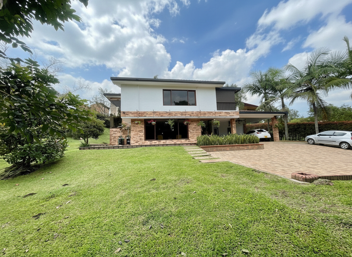 Casa de 5 alcobas en venta en Llano Grande, Rionegro · foto 3 de 24